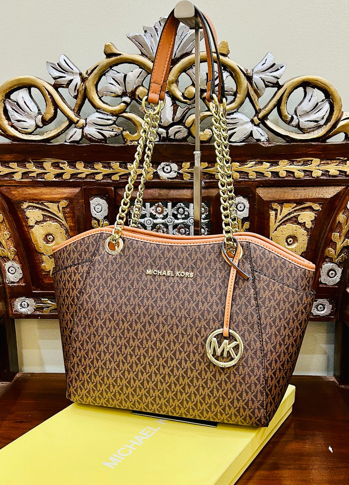 Michael Kors Jet Set Chain Shoulder Bag